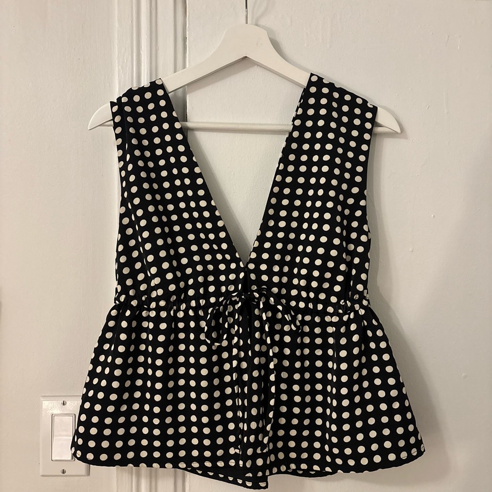 Abercrombie & Fitch Black and White Polka Dot Sleeveless V-Neck Peplum Tank - Picture 1 of 3
